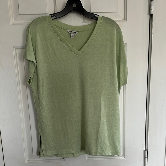 Orvis light green Vneck size medium - Picture 1 of 3